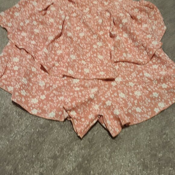 💎2/$18💎 NWT Pink floral skorts, shorts romper, spaghetti strap - Picture 2 of 4